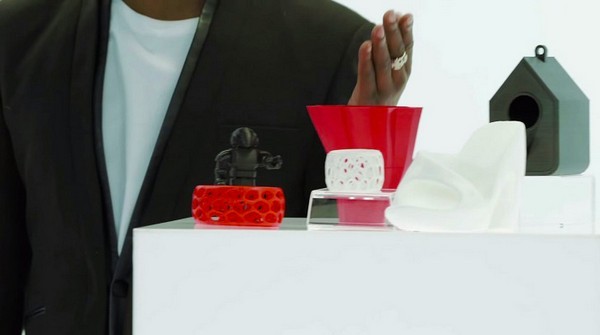 Ekocycle Cube - трехмерный принтер на пластиковых бутылках