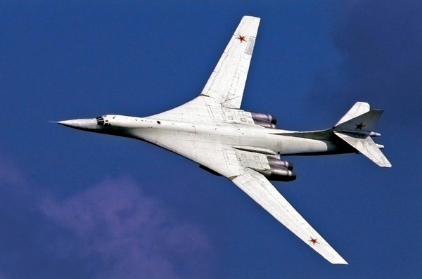 Сверхзвуковой стратегический бомбардировщик-ракетоносец Ту-160. Источник фото: mport.ua