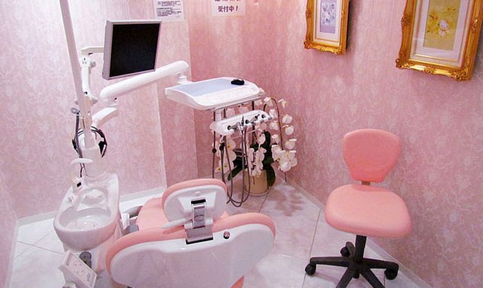 Стоматологическая клиника в стиле Hello Kitty