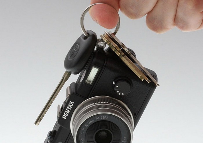 Карманная фотокамера Pentax Q с матрицей на 12 мегапикселей