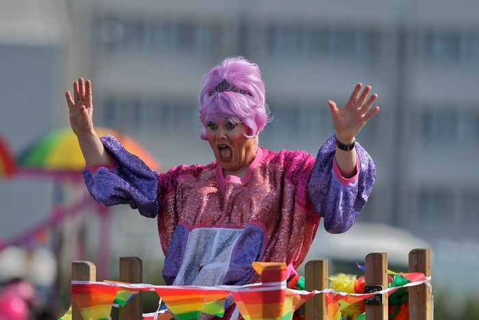 Йон Гнарр - неординарный мэр Рейкьявика на гей-параде