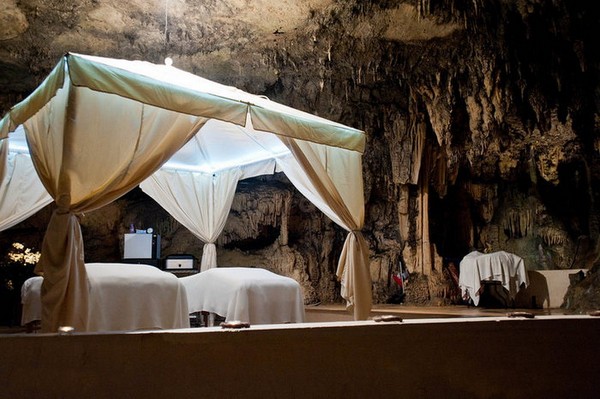 Пещерный спа-центр в отеле Grotto Bay Beach Resort на Бермудах