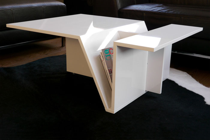 Зигзагообразный столик от Nikola Popovic.