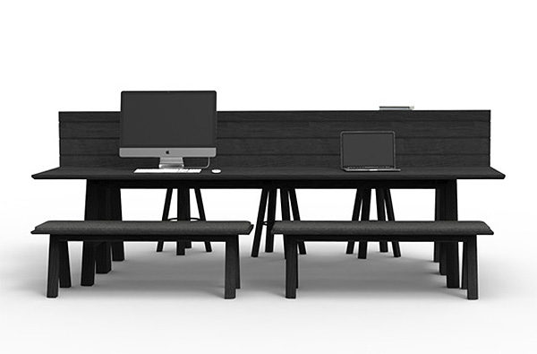 Офисные столы для создания неформальной атмосферы.