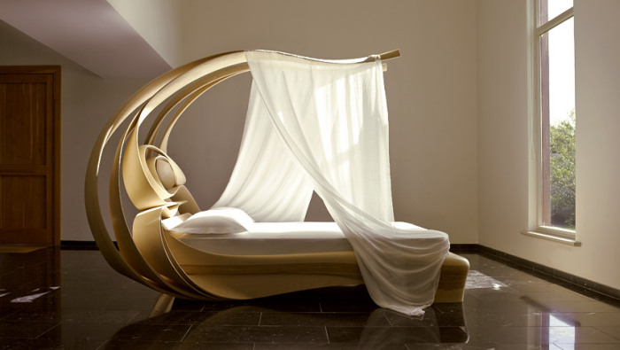 Элегантная кровать от Joseph Walch.