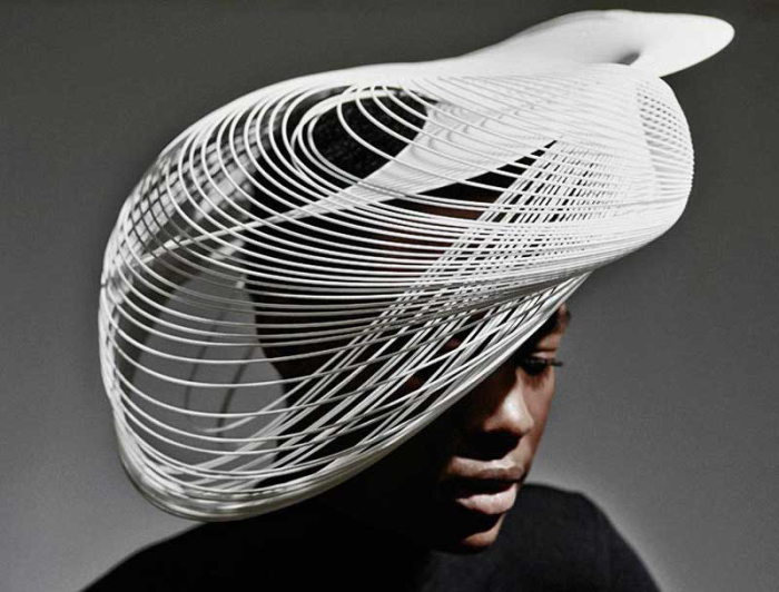 Элегантная 3D-шляпка от Габриэлы Лигенза (Gabriela Ligenza) .