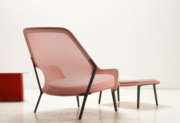 Легкое удобное кресло из полупрозрачной ткани от братьев Bouroullec.