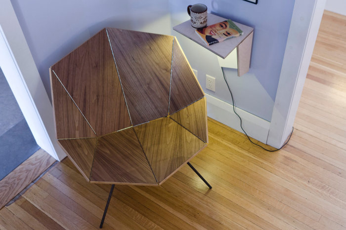 Стильное деревянное кресло под названием Origami Chair.