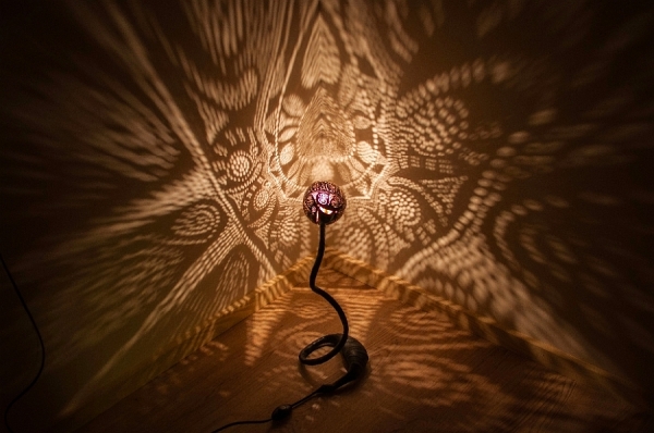 Уникальная лампа (Nymphs  Lamps), создающая необыкновенный световой рисунок.