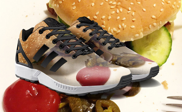 Спортивная обувь с изображением любимого блюда.