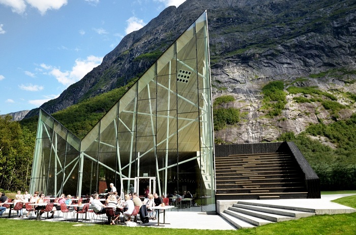 Ресторанный комплекс на одном из туристических маршрутов Норвегии.
