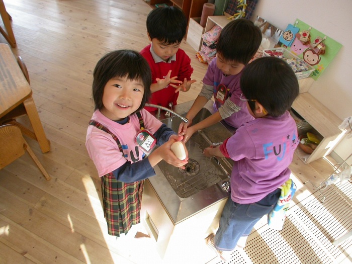 «Коллективная» форма воспитания детей в Японии.