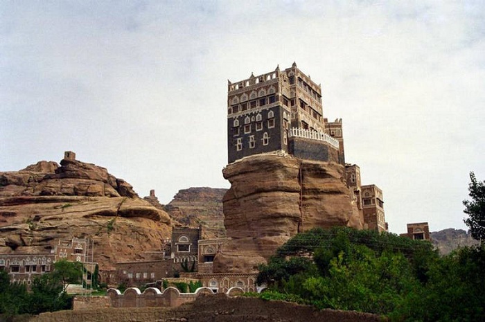 Dar Al Hajar - горный дворец в Йемене.