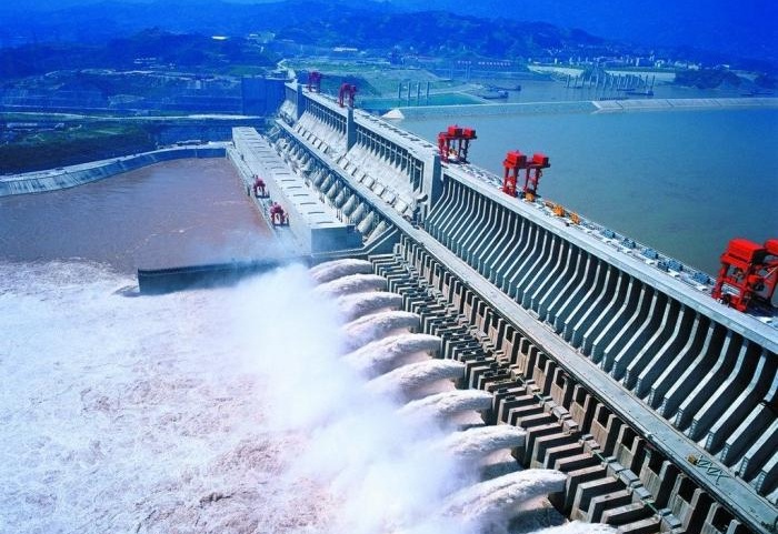 «Три ущелья» - крупнейшая ГЭС в мире, построенная в Китае.