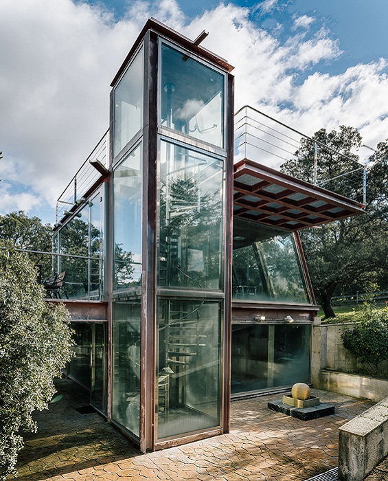 Hidden Pavilion - дом со стеклянными стенами.