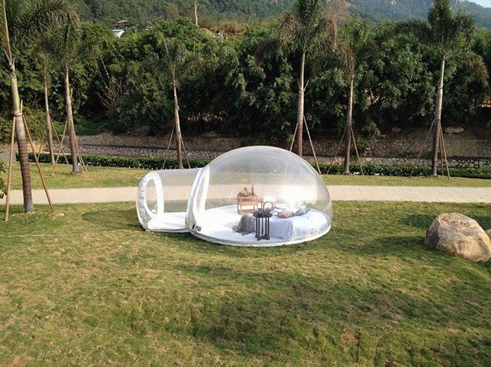 Надувная прозрачная палатка.