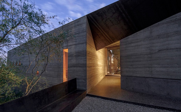 Проект архитектурного бюро Wendell burnette architects - особняк в пустыне.