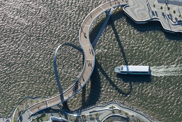 Мост для пешеходов и велосипедистов в австралийском городе Перт.