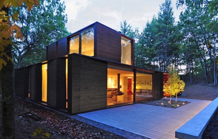 Pleated House - дом в лесной чаще.