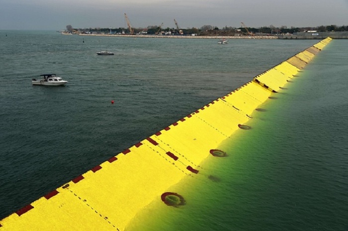 Venice Tide Barrier Project - проект, защищающий Венецию от наводнений.