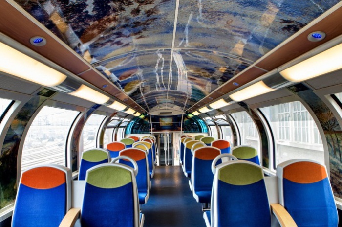 Impressionist train - поезд с репродукциями французских шедевров живописи.
