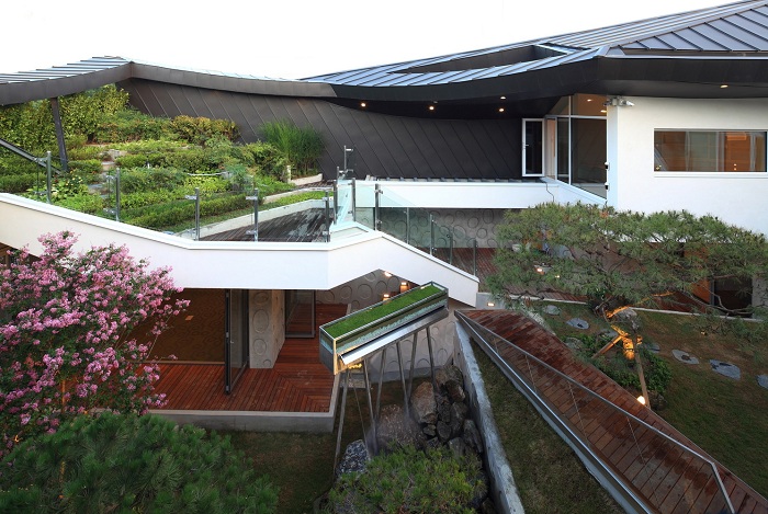 Архитекторский проект южно-корейской компании IROJE KHM Architects.