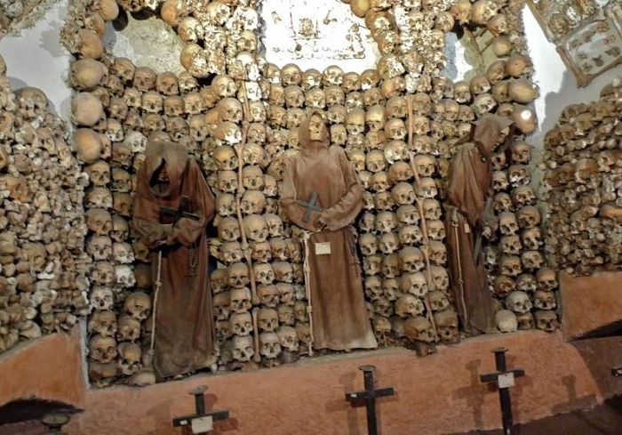 Santa Maria della Concezione - церковь, украшенная человеческими останками.