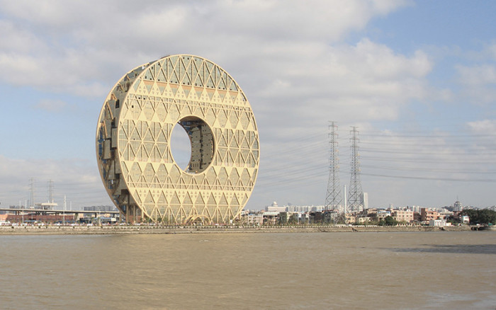 Guangzhou Circle - круглое здание в китайском городе Гуанчжоу.