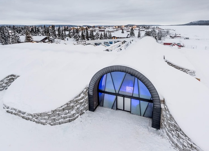 Icehotel 365 - ледяной отель, который не тает даже летом.