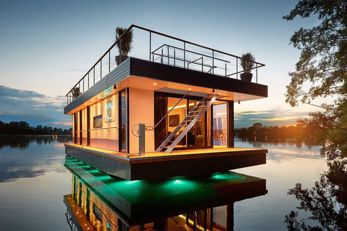 Rev Houseboat - роскошный дом на воде.