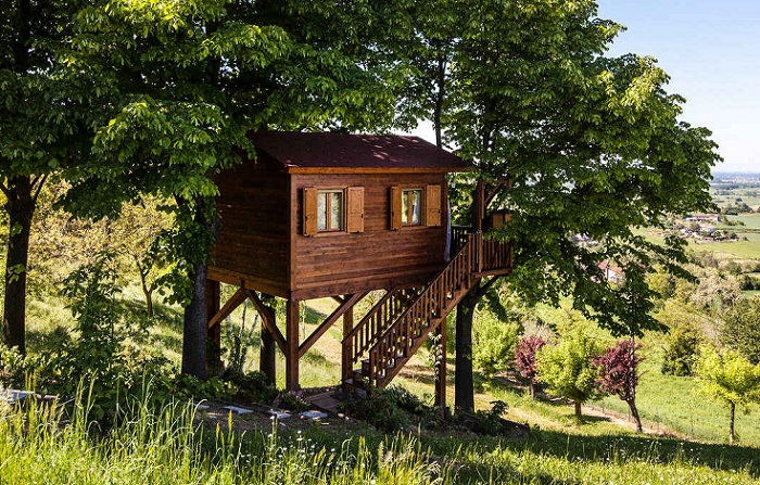 Aromatica Treehouse - домик на дереве в итальянской цветущей долине.