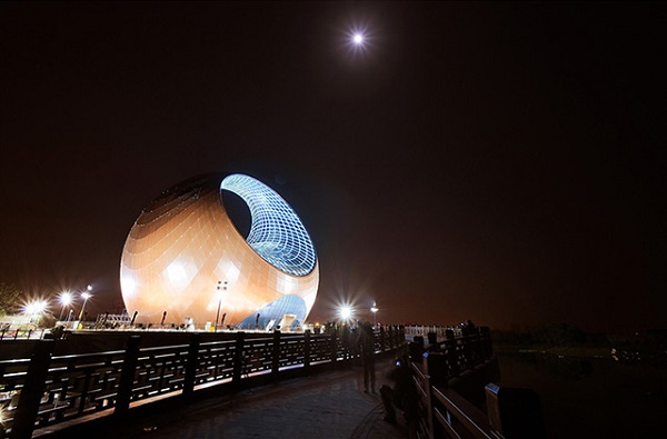 Культурно-выставочный центр Wuxi Wanda Exhibition Center в Китае.