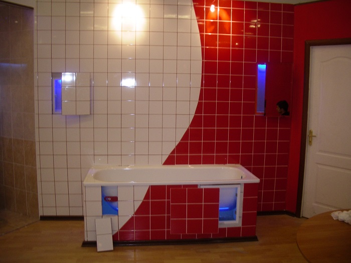 Отличное решение, которое поможет сэкономить пространство в ванной комнате.