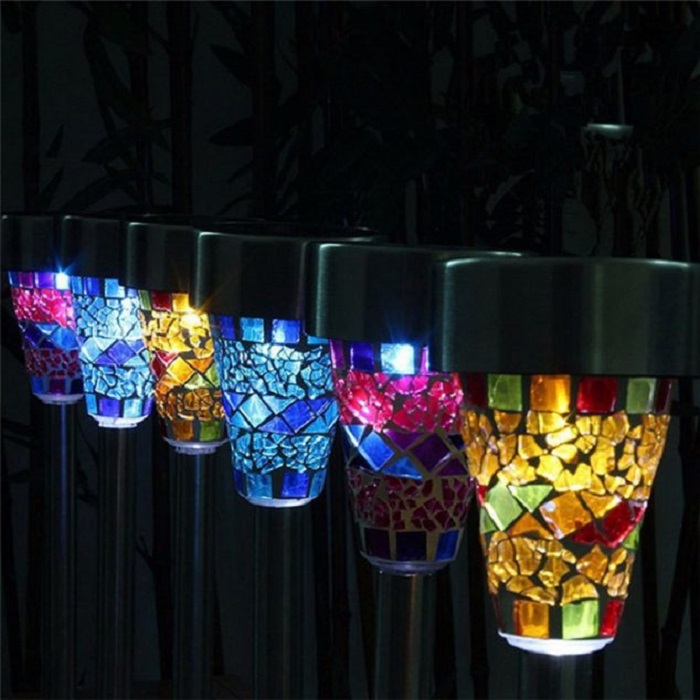 Современные мозаичные светильники, которые создают неповторимый эффект игры цветов.