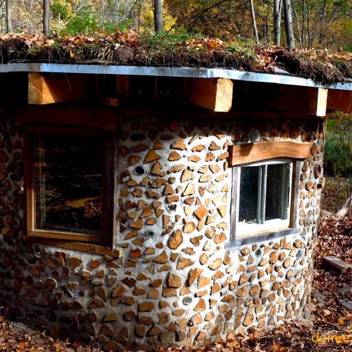 Недорогой дачный дом из глины своими руками: 50 фото