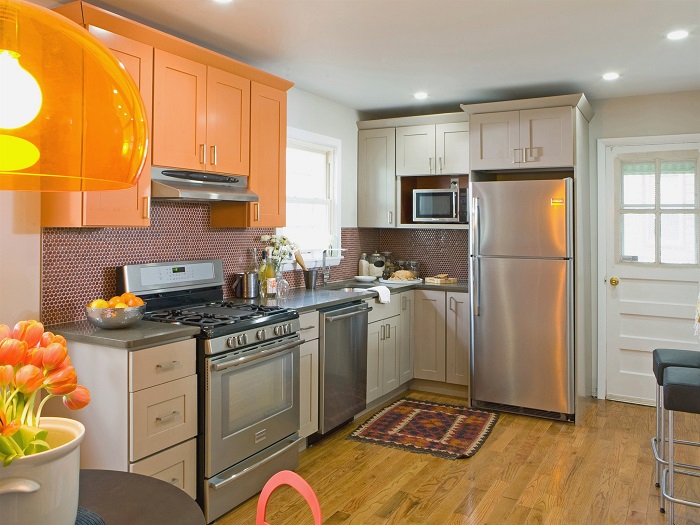 Кухонные шкафы под потолок – оптимальное решение для маленькой кухни.