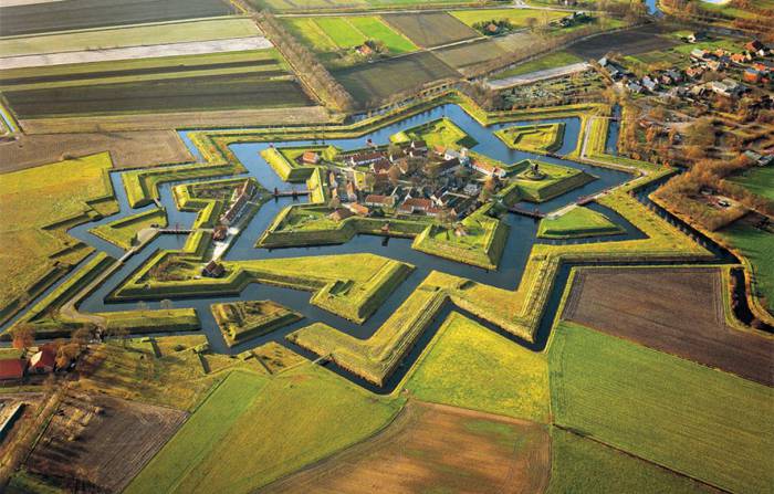 Оригинальная крепость в Нидерландах.