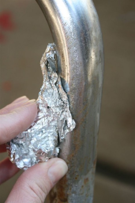 Очищение металла с помощью алюминиевой фольги.