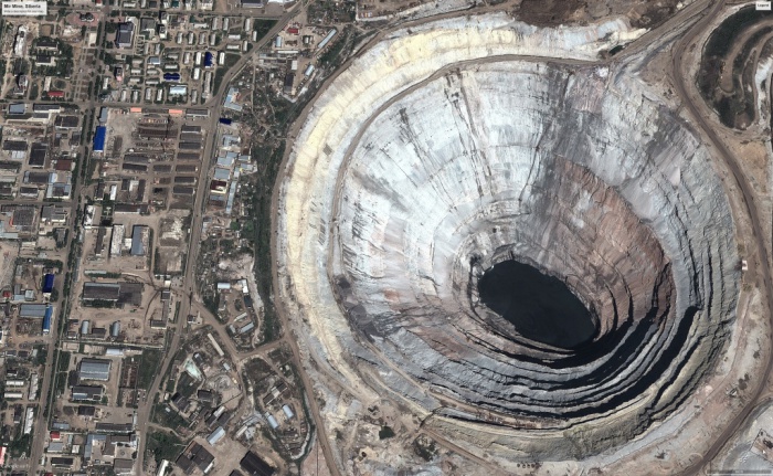 Одна из самых больших алмазных шахт в мире.