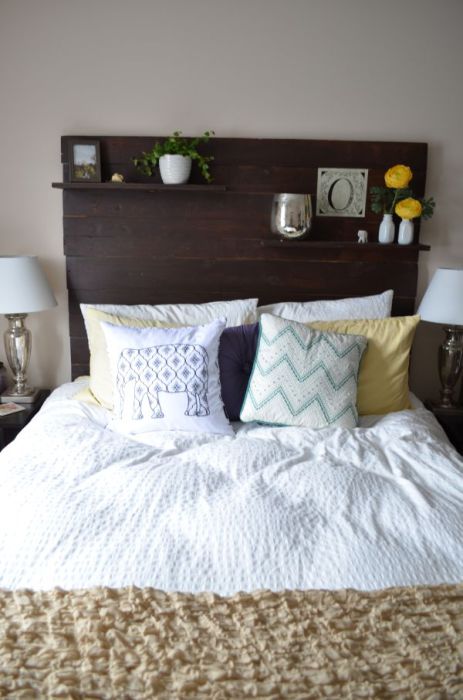 Деревянное изголовье кровати прекрасно дополнит интерьер любой спальни.