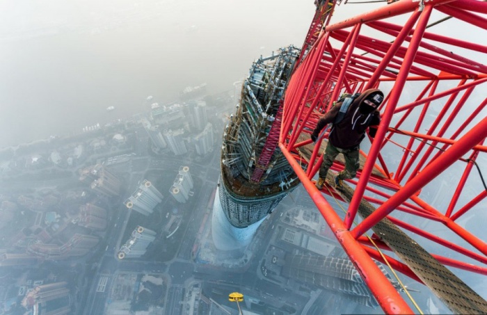 Самая высокая постройка в Китае.