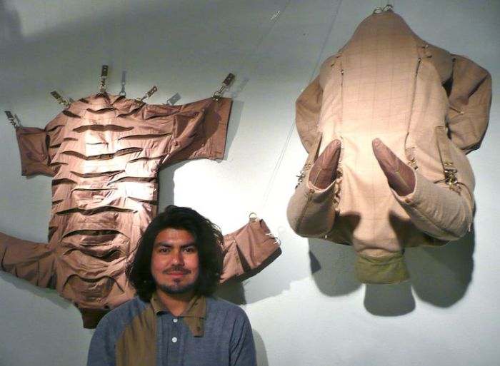 Рохан Чабра с образцами эко-коллекции.