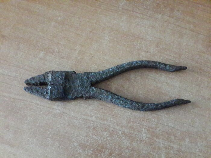 Находят плоскогубцы с бронзового века. |Фото: reibert.info.