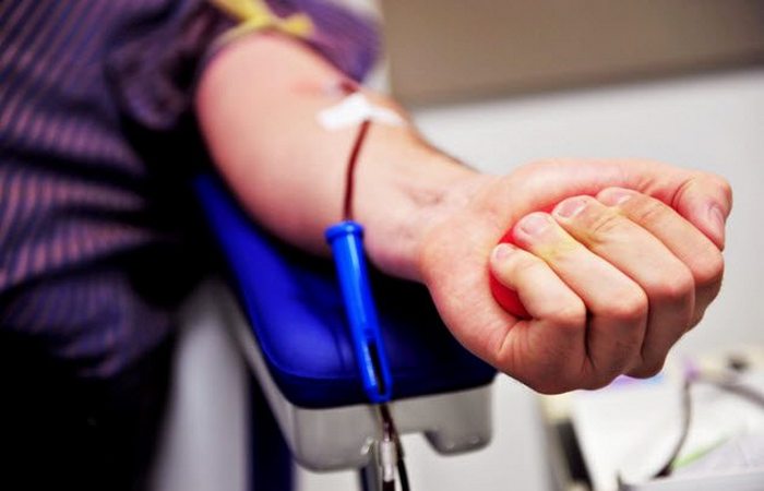 Переливание крови: пожертвования крови.