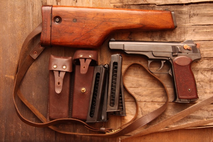 Очень тяжелый пистолет. |Фото: stopgame.ru.