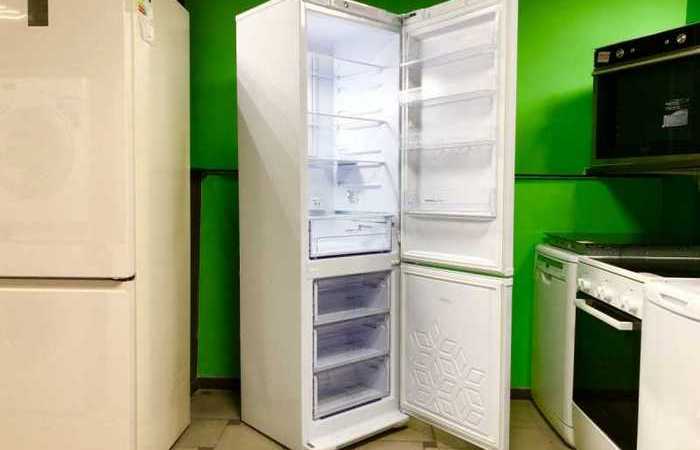 Делают холодильники по сей день и весьма неплохие.