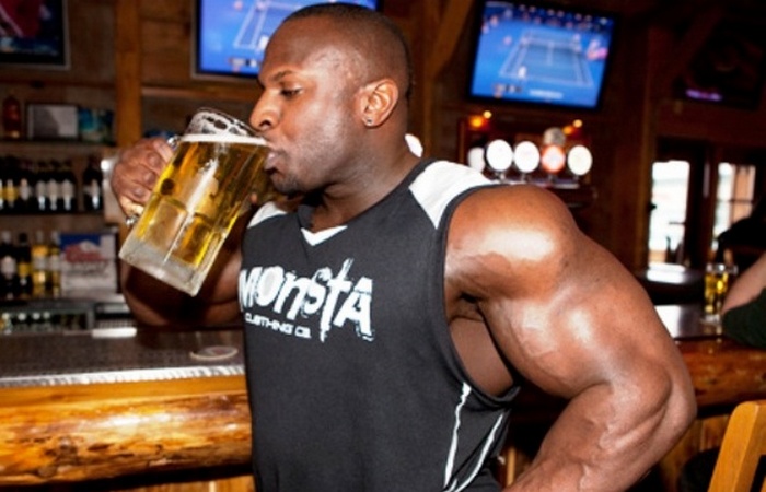 Ткани мышц поглощают алкоголь эффективнее жира.