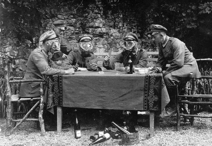 В разные эпохи спиртное выдавали в разных армиях.