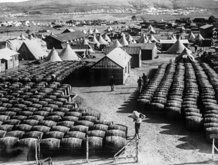 Увы, алкоголь всегда был спутником тяжелейших и страшнейших войн.