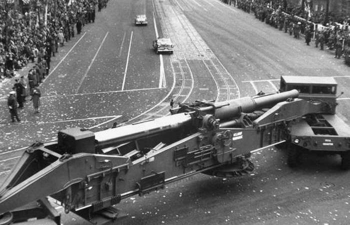 Создана была на базе гаубицы.